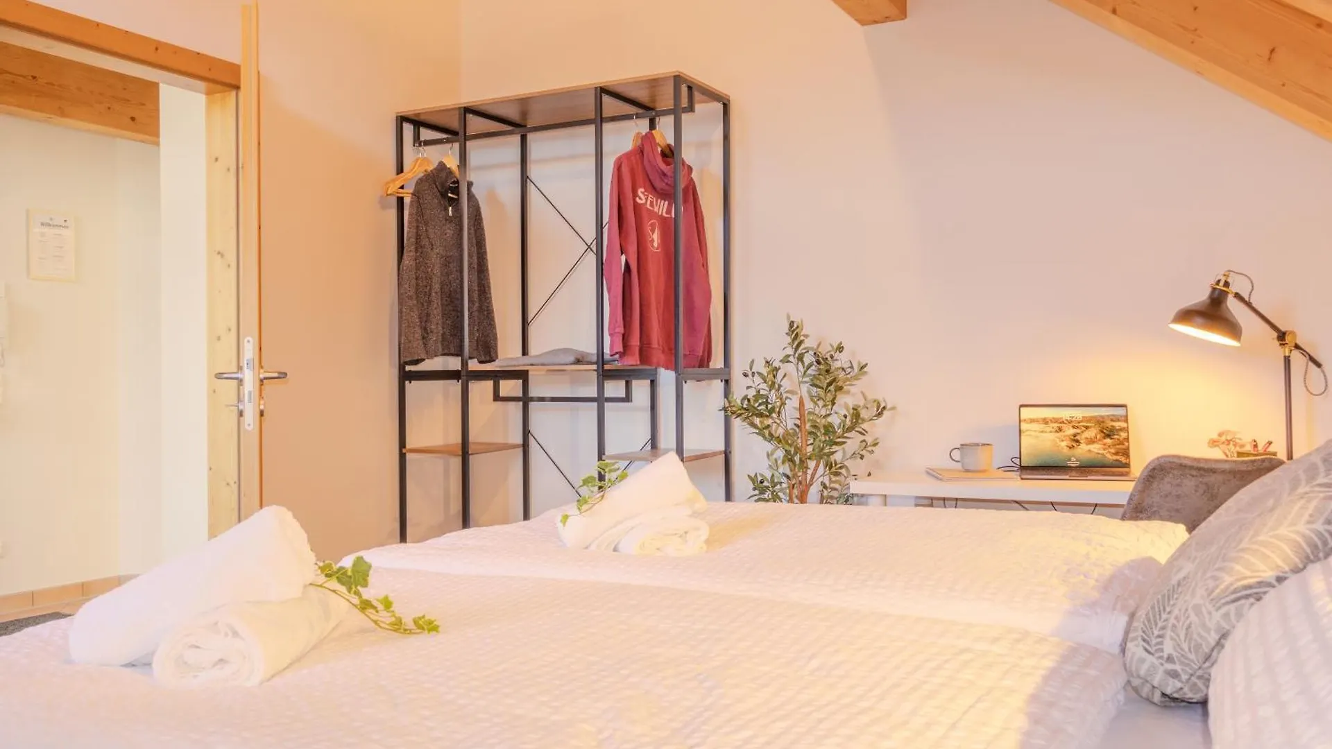 Daire Helle Wohnung Mit Seeblick Tutzing Almanya